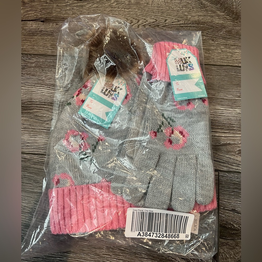 Muk Luks hat & glove set